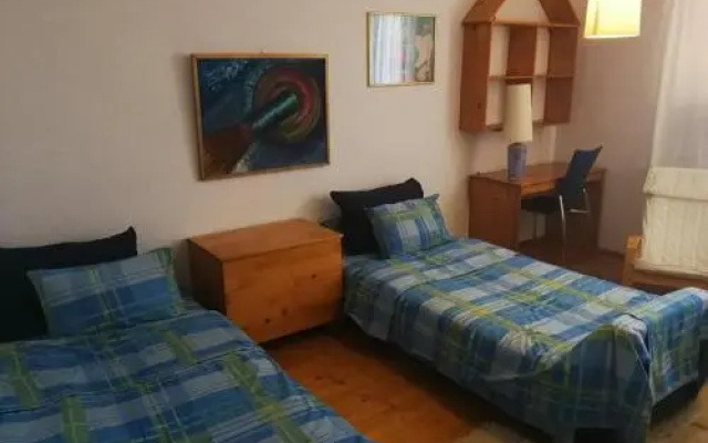Hostel Emi