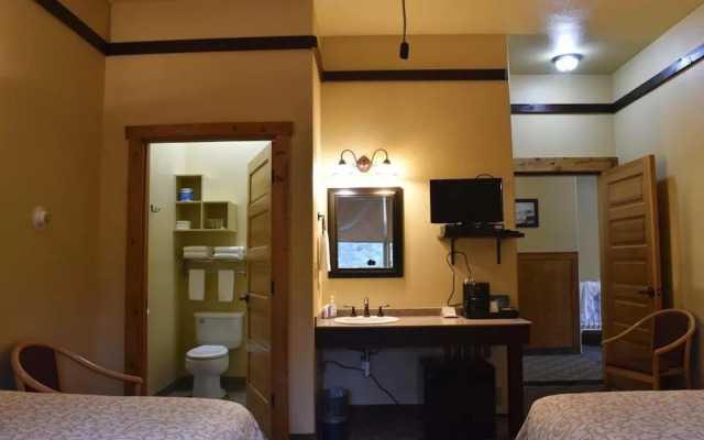 Exit Glacier Lodge