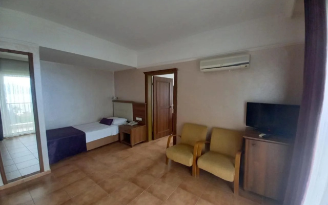 Caprice Beach Hotel