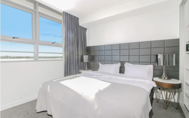 2 Bedroom Modern Apartment in Chatswood