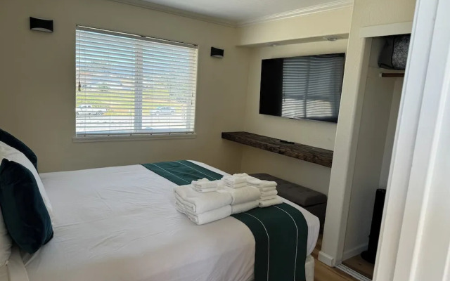 Oceanfront Inn at Shelter Cove
