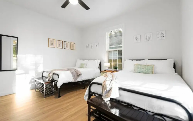 New Charming 2-bedroom Home Minutes to Downtown