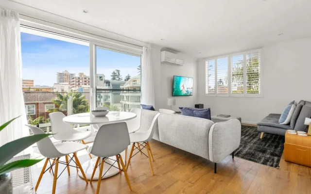Coastal 2-bed Apartment Steps From Manly Beach
