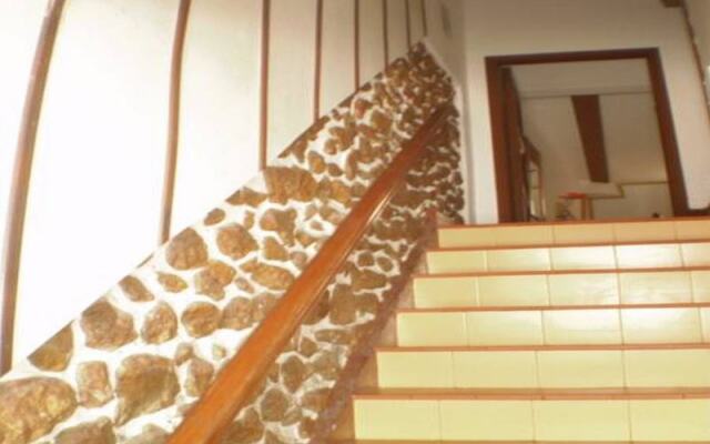 Отель Casa de Huespedes la Pena вид на фасад