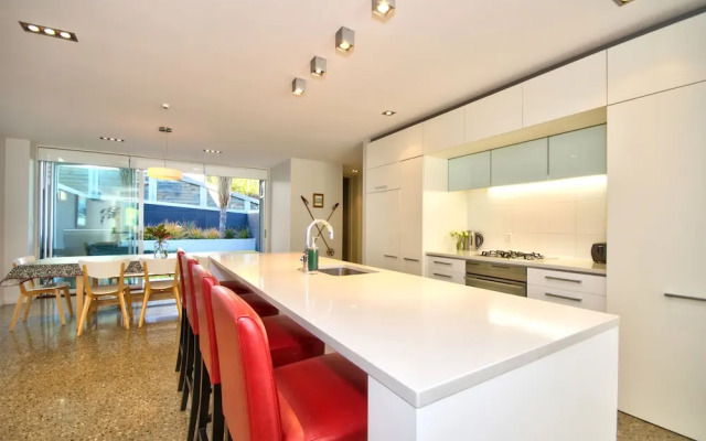 Modern Sanctuary at Kent Street