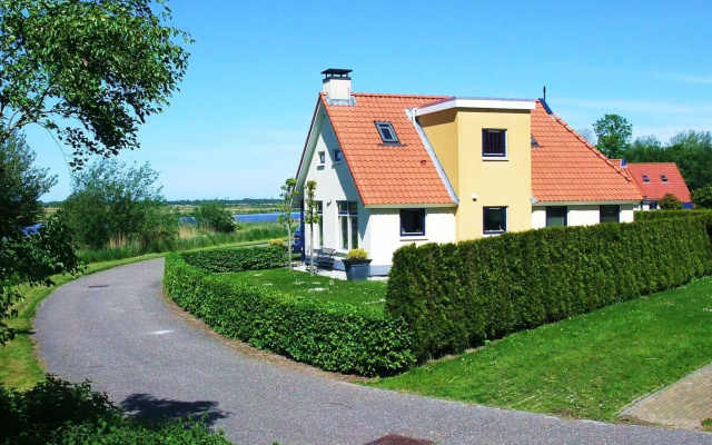 Chalet in Bergumermeer by the Marina