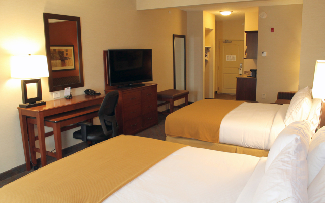 Holiday Inn Express Hotel & Suites Paducah West by IHG