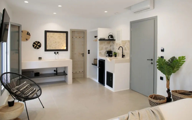 Naxos Green Village Hotel