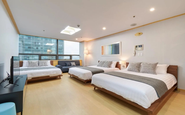 Willow House Hongdae