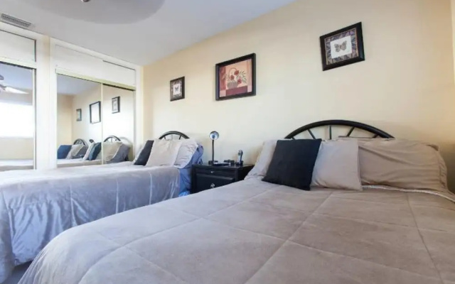 Hollywood Hills 4 Bedrooms 3 Bathrooms Home