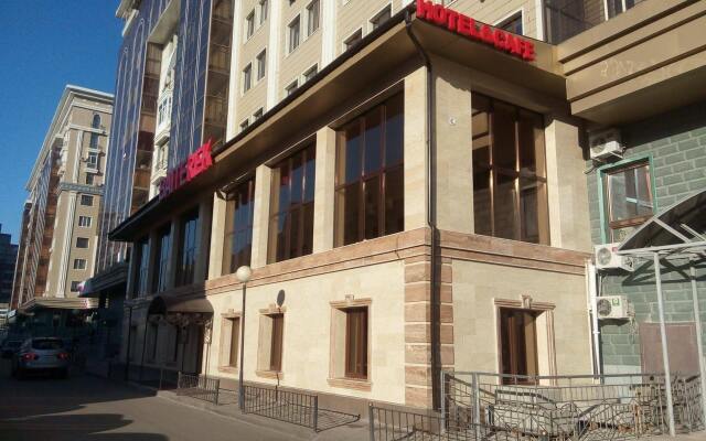 Гостиница Baiterek Казахстан, Нур-Султан - 8 отзывов об отеле, цены и фото номеров - забронировать гостиницу Baiterek онлайн вид на фасад