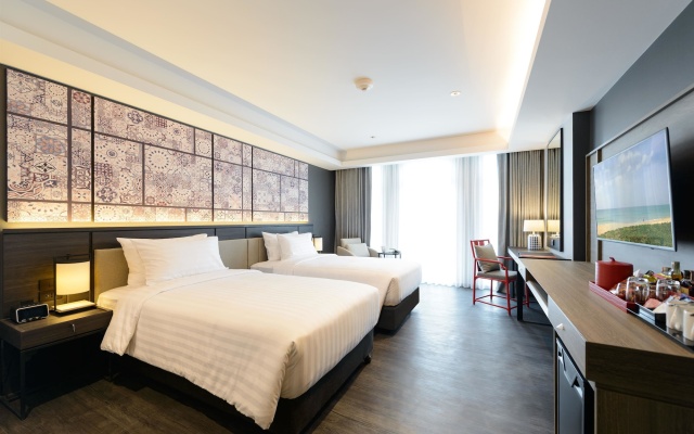 Ramada Plaza by Wyndham Chao Fah