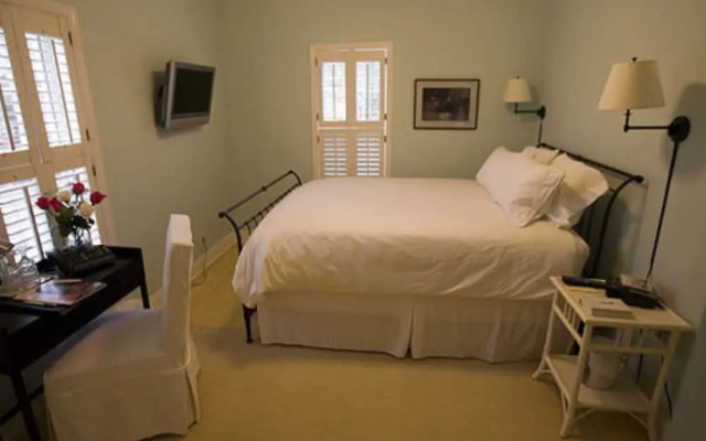 Old Towne Carmel Bed and Breakfast
