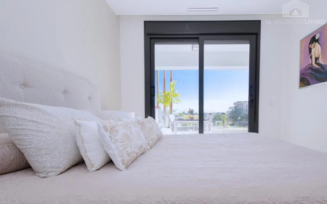 Contemporary apartment 8 min to Puerto Banus