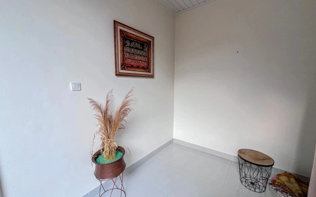 Reddoorz Syariah @Omahwatumas Near Amikom Purwokerto