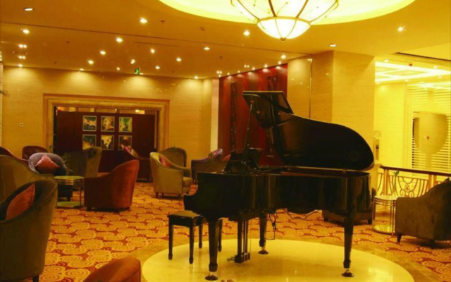 Grand Hoya Hotel