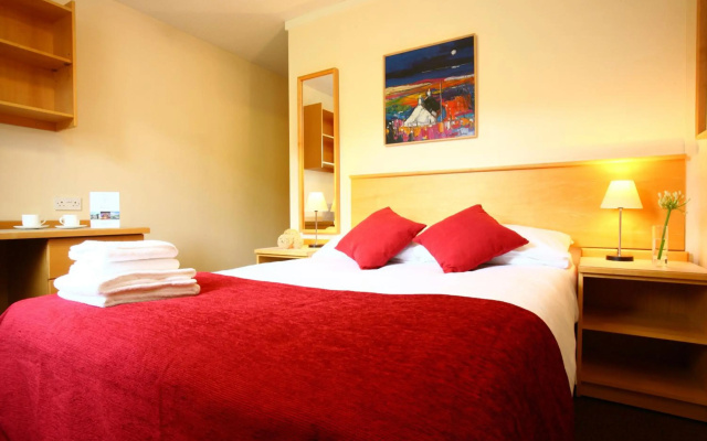 Agnes Blackadder Hall Campus Accommodation