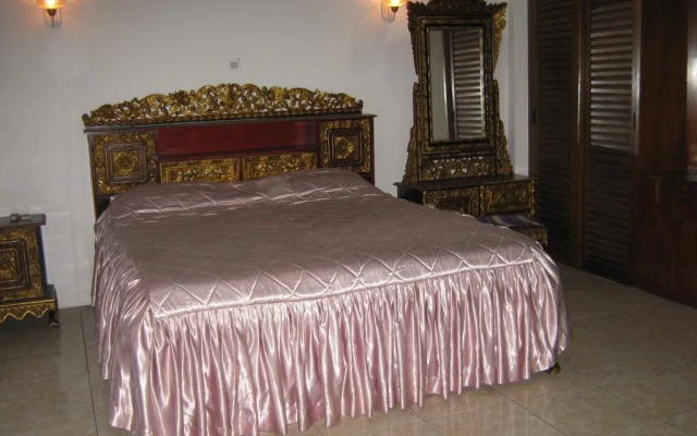 Le Paradis Hotel