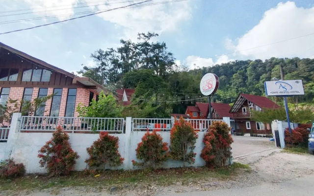 As Resto,Café & Hotel Mitra RedDoorz