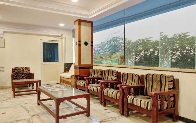 OYO 10272 Hotel Ruma