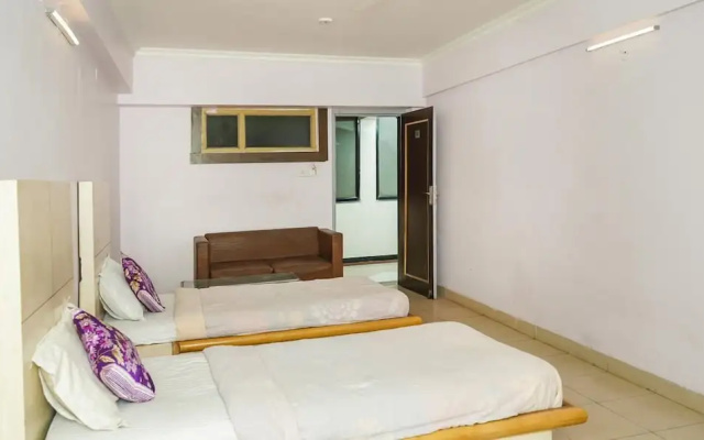 Hotel Lals Plaza