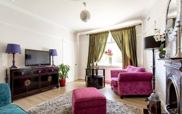 2 Bedroom Flat With Garden