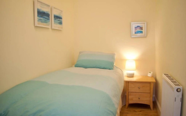 Fantastic 2 Bedroom Holyrood Apartment