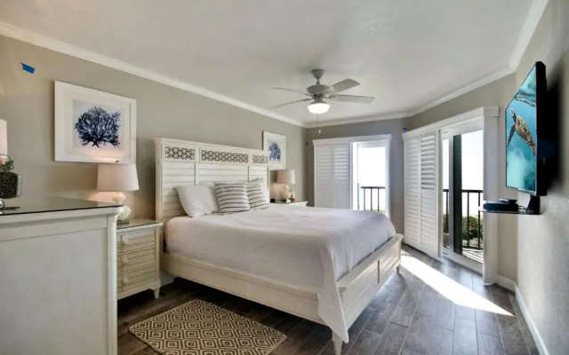 Land's End 10-402 Beach Front - Premier