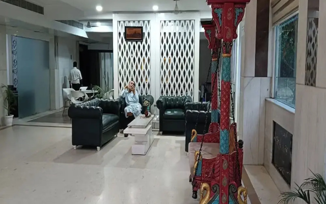 Zen Inn Luxury Hotel