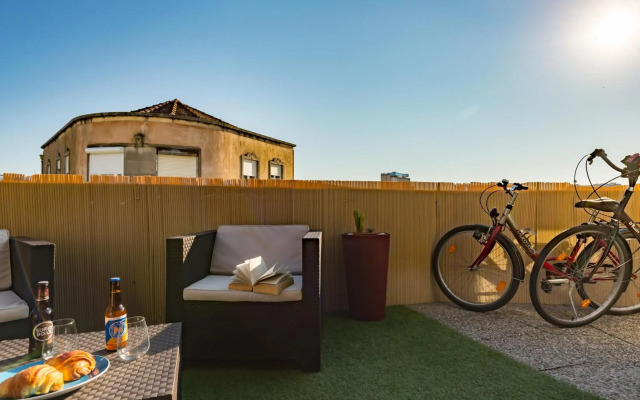 Music Relaxing Apt with bikes, terrace & parking