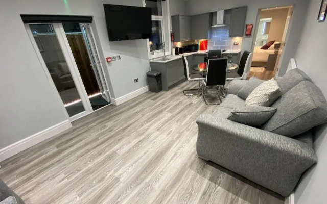 Edward Place Luxury Hot Tub Apartments