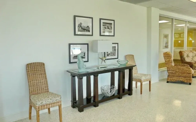 Bungalow-style Beachfront Condo With Pool