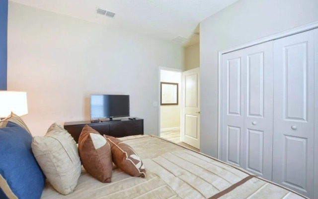 Storey Lake-5 Bedroom W/Splashpool-1617S Townhouse by RedAwning