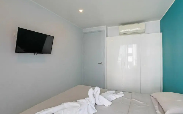 Pool View 1 Bed Apt T2-520