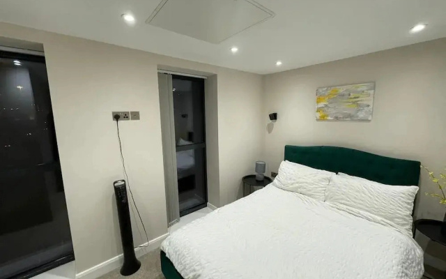 Leeds City Centre Chic Apartment