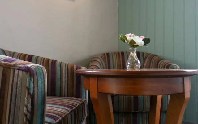 The Hollybush Inn