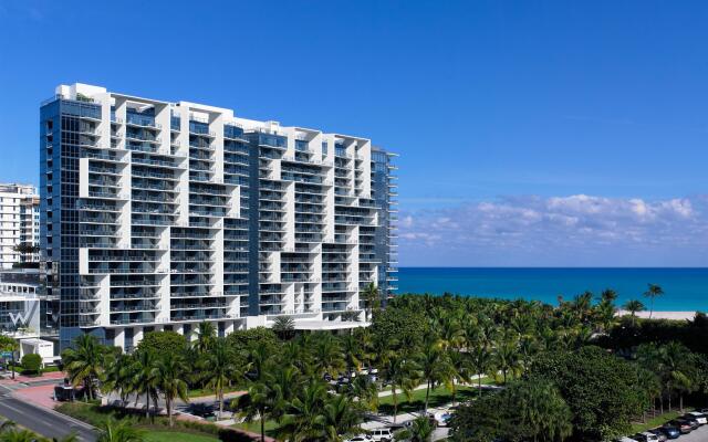 Отель W South Beach пляж