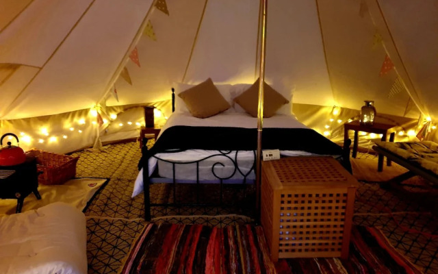 5m xl Bell Tent With log Burner, Near Whitby