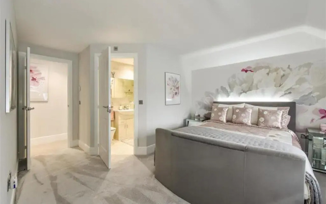 Luxury 4 Bedroom Detached House