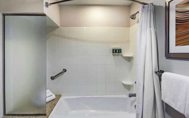 Courtyard by Marriott Tulsa Woodland Hills