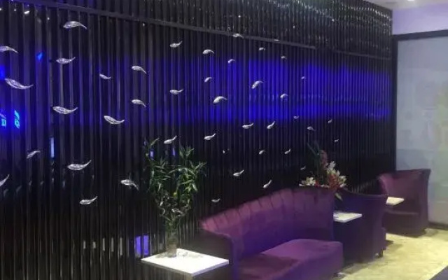 18 Boutique Hotel (Zhangzhou Qiloucheng Ligang Commercial Street)