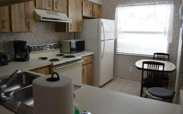 Beautiful 2 Bedroom 2 Bath Condominium
