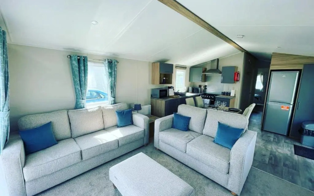 J2 Static Caravan at Fairway Holiday Park