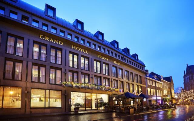 Amrâth Grand Hotel Frans Hals вид на фасад