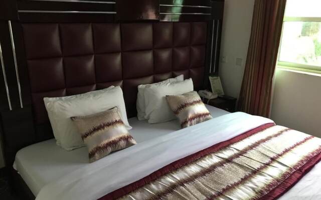 Twin Tower Hotel in Ikeja, Nigeria from 122$, photos, reviews - zenhotels.com