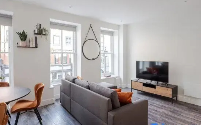 The Foley Residence I - Fitzrovia - by Frankie