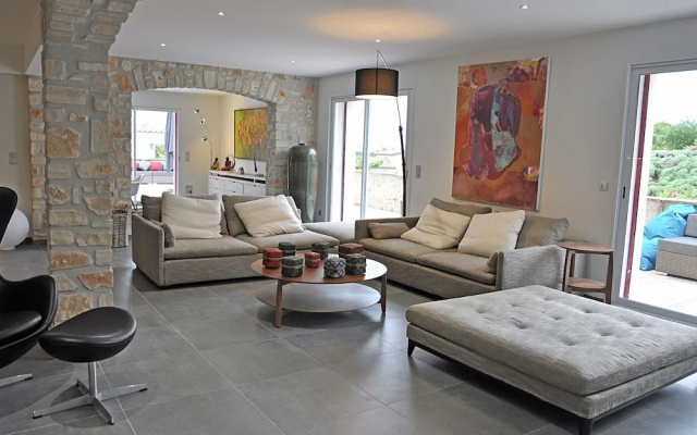Spacious villa in St. Ambroix with private pool