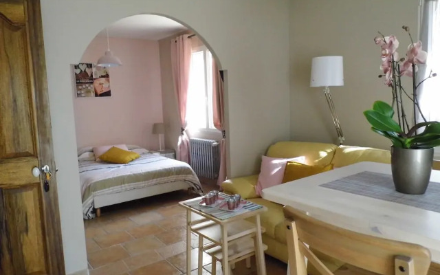 Studios Villa Eden