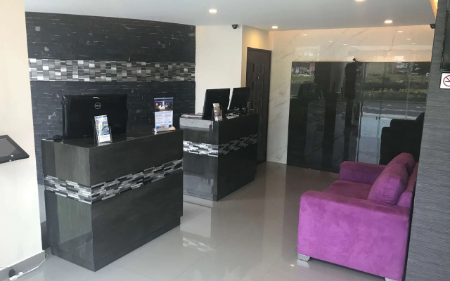 Best Western Plus Metepec & Suites