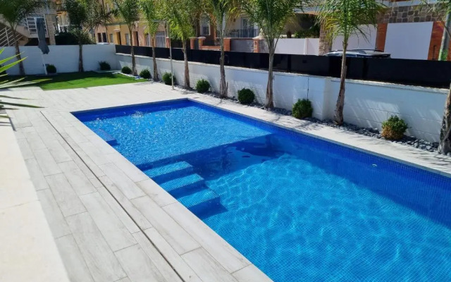 Luxe nieuwbouw appartement op 50m van de zee